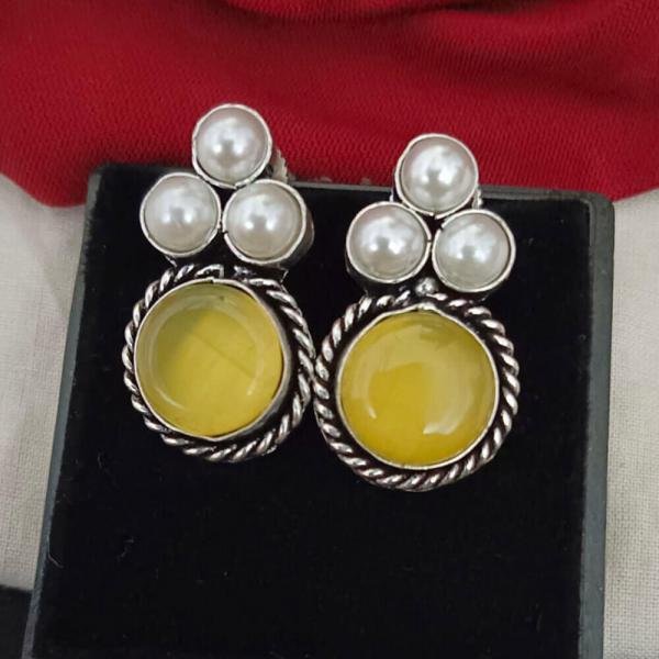 Circle Stone Stud