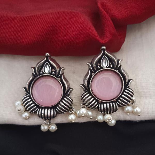 Lotus Vibes Stud