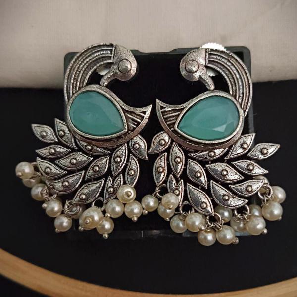 Peacock Plumage Stud