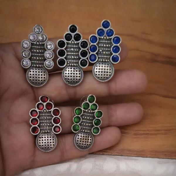 Taniya Silver Stud