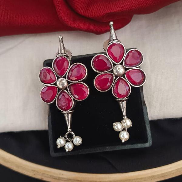 Tiny Floral Stud