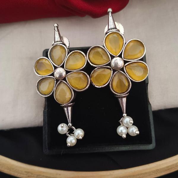 Tiny Floral Stud