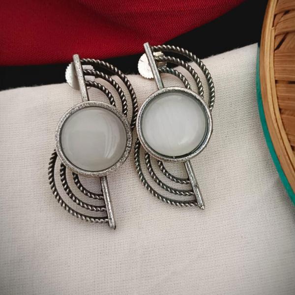 Twisted Stone Stud