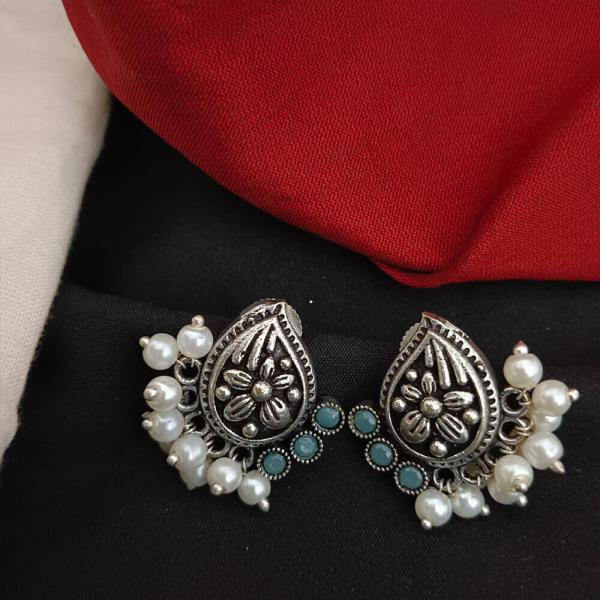 Droplet Pearl Hoops
