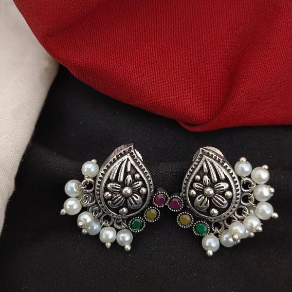 Droplet Pearl Hoops