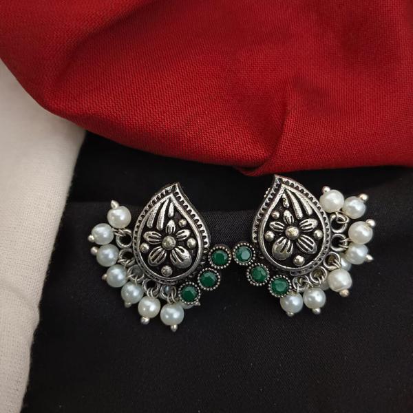 Droplet Pearl Hoops