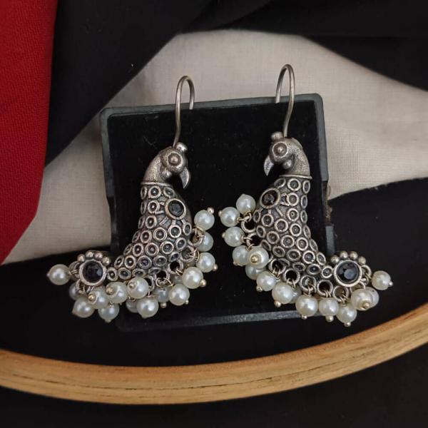 Swan Pearl Hoops